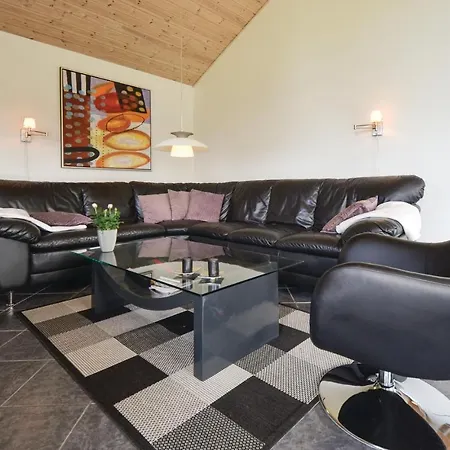 別荘 Stunning Home In Knebel With Sauna