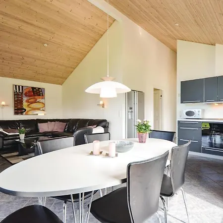 別荘 Stunning Home In Knebel With Sauna